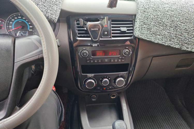 Used Wuling Rongguang V 2019 1.5L Standard Version China VI LAR Audio And AC Panel