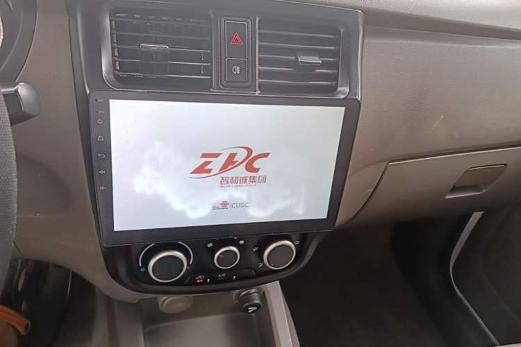 Used Wuling Rongguang V 2019 1.5L Practical Model China VI LAR Audio And AC Panel