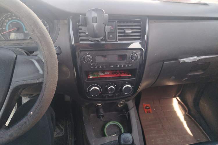 Used Wuling Rongguang V 2019 1.5L Standard Version China VI LAR Audio And AC Panel