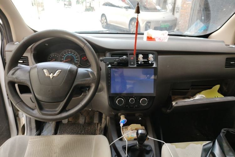 Used Wuling Rongguang V 2019 1.5L Standard Version China VI LAR Center Console