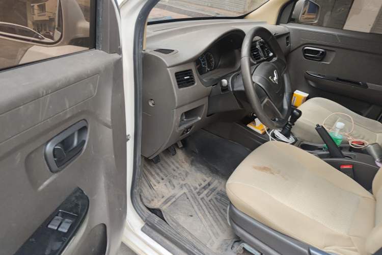 Used Wuling Rongguang V 2019 1.5L Standard Version China VI LAR Driver Seat
