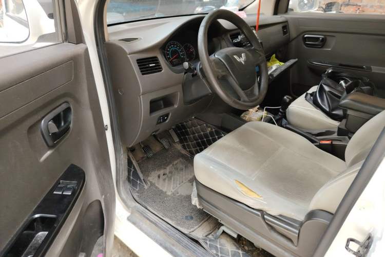 Used Wuling Rongguang V 2019 1.5L Standard Version China VI LAR Driver Seat