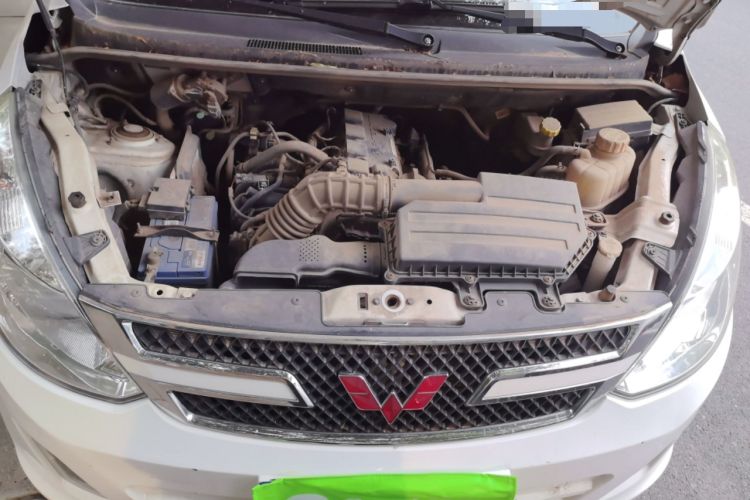 Used Wuling Rongguang V 2019 1.5L Standard Version China VI LAR Engine Bay