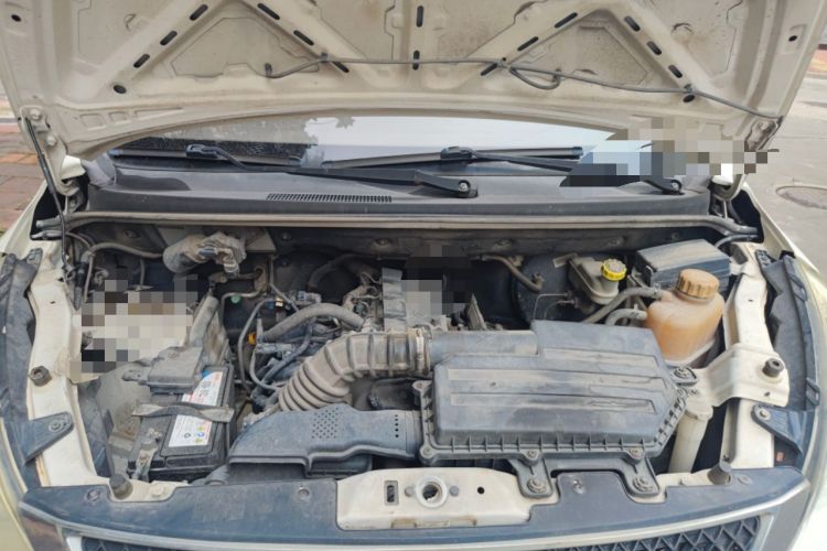 Used Wuling Rongguang V 2019 1.5L Standard Version China VI LAR Engine Bay