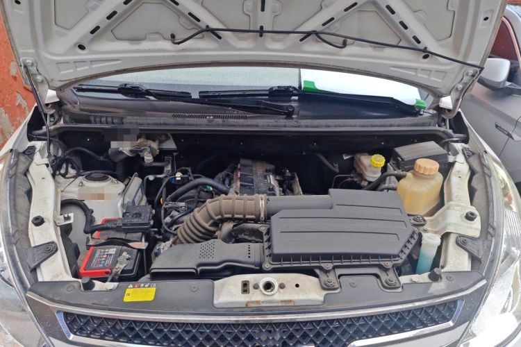 Used Wuling Rongguang V 2019 1.5L Standard Version China VI LAR Engine Bay