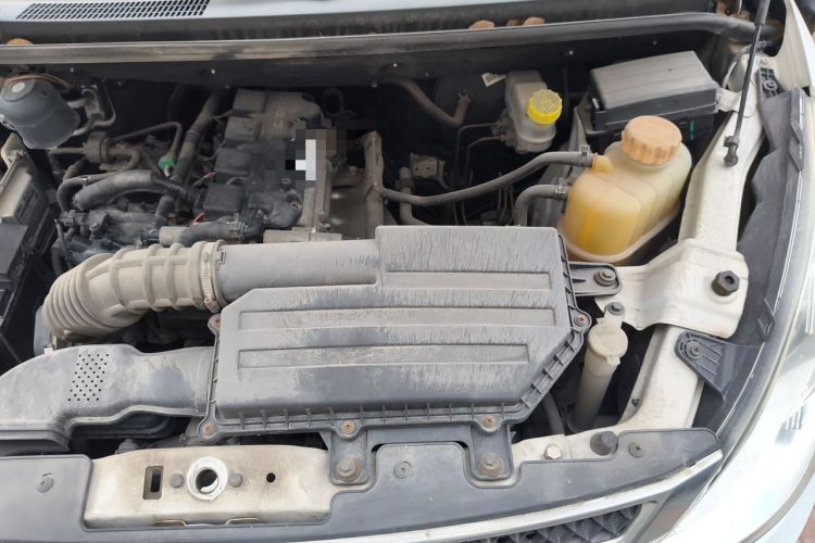Used Wuling Rongguang V 2019 1.5L Standard Version China VI LAR Engine Bay Left