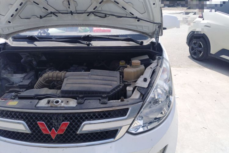 Used Wuling Rongguang V 2019 1.5L Standard Version China VI LAR Engine Bay Left