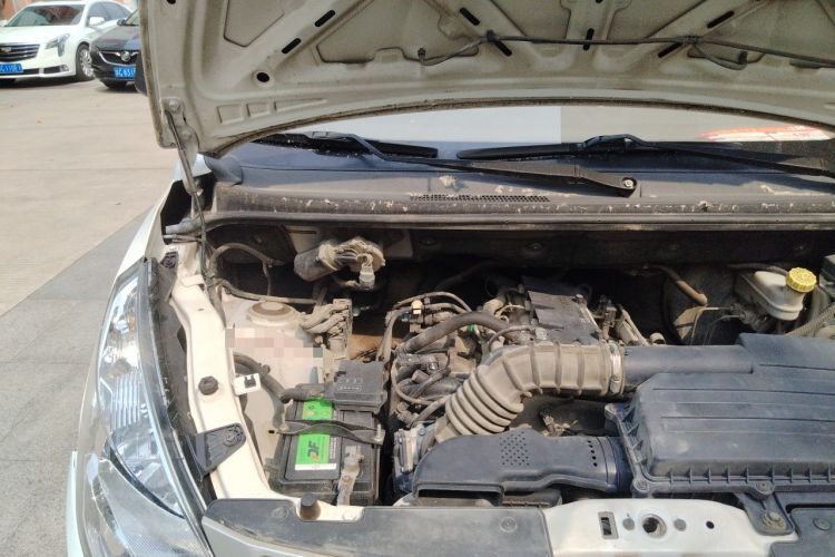 Used Wuling Rongguang V 2019 1.5L Practical Model China VI LAR Engine Bay Right