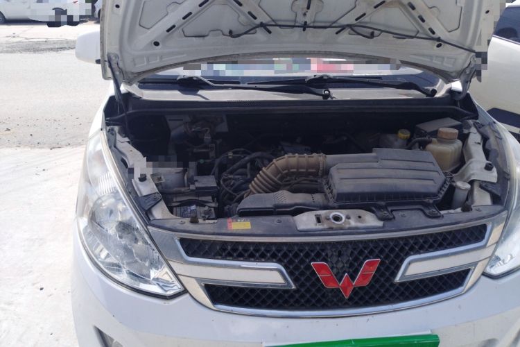 Used Wuling Rongguang V 2019 1.5L Standard Version China VI LAR Engine Bay Right