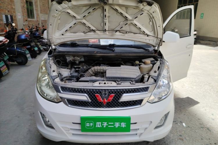 Used Wuling Rongguang V 2019 1.5L Standard Version China VI LAR Engine Bay