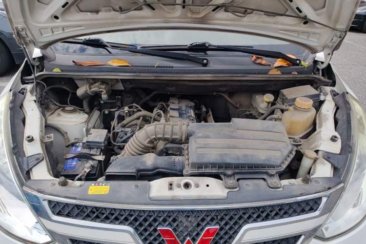 Used Wuling Rongguang V 2019 1.5L Standard Version China VI LAR Engine Bay