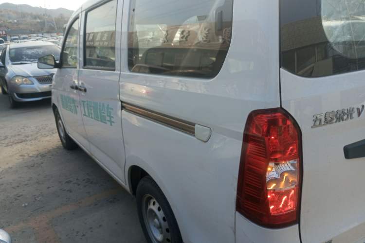 Used Wuling Rongguang V 2019 1.5L Practical Model China VI LAR Exterior 3