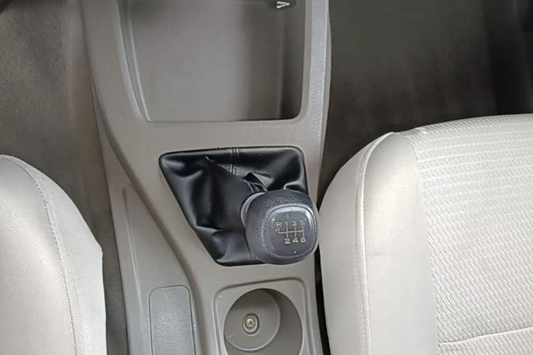 Used Wuling Rongguang V 2019 1.5L Practical Model China VI LAR Gear Lever