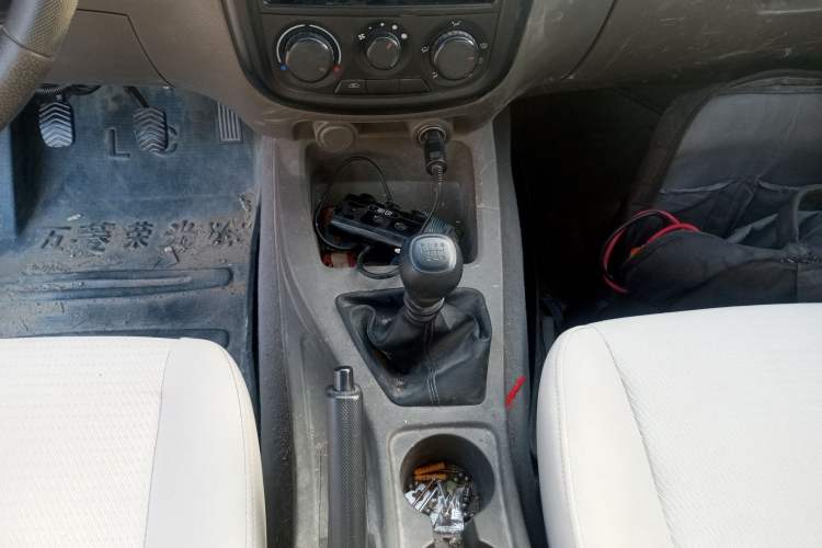 Used Wuling Rongguang V 2019 1.5L Practical Model China VI LAR Gear Lever