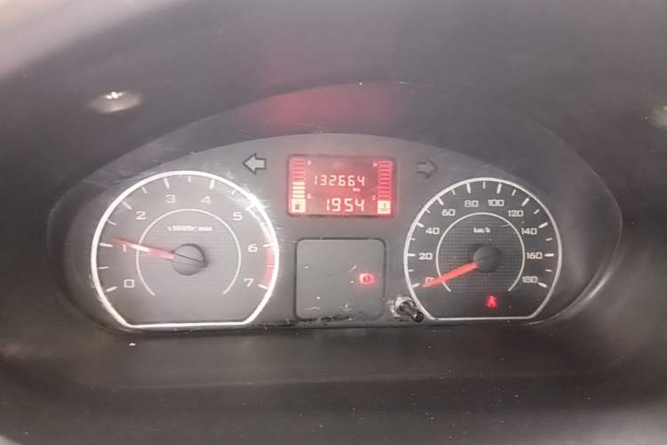 Used Wuling Rongguang V 2019 1.5L Practical Model China VI LAR Instrument Cluster