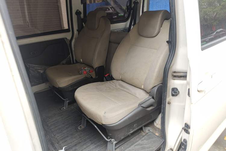 Used Wuling Rongguang V 2019 1.5L Standard Version China VI LAR Left Rear Seat