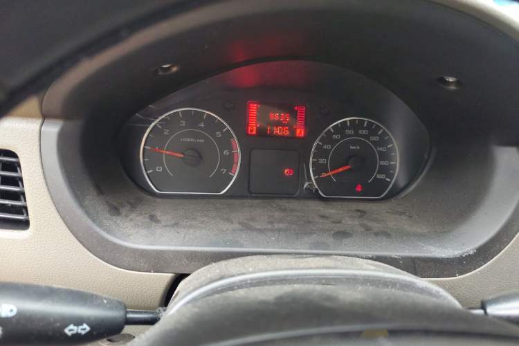 Used Wuling Rongguang V 2019 1.5L Practical Model China VI LAR Odometer Close Up