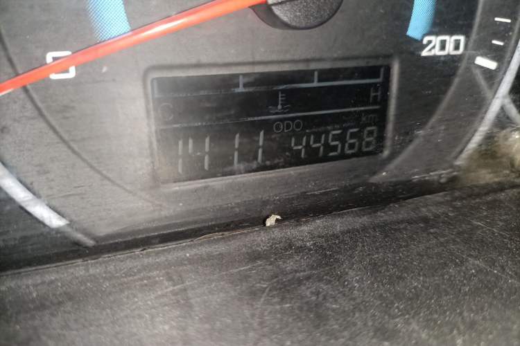 Used Wuling Rongguang V 2019 1.5L Standard Version China VI LAR Odometer Close Up
