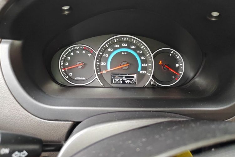 Used Wuling Rongguang V 2019 1.5L Standard Version China VI LAR Odometer Close Up