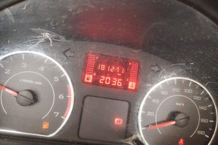 Used Wuling Rongguang V 2019 1.5L Practical Model China VI LAR Odometer Close Up