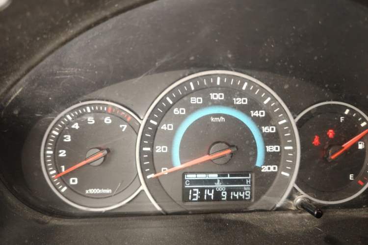 Used Wuling Rongguang V 2019 1.5L Standard Version China VI LAR Odometer Close Up