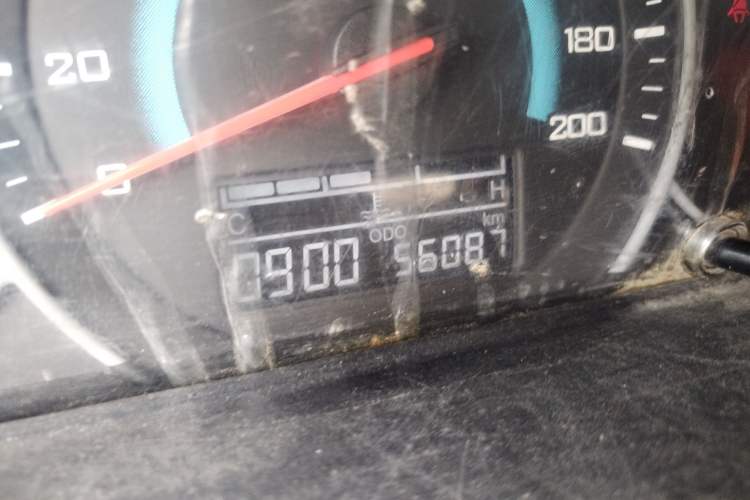 Used Wuling Rongguang V 2019 1.5L Standard Version China VI LAR Odometer Close Up
