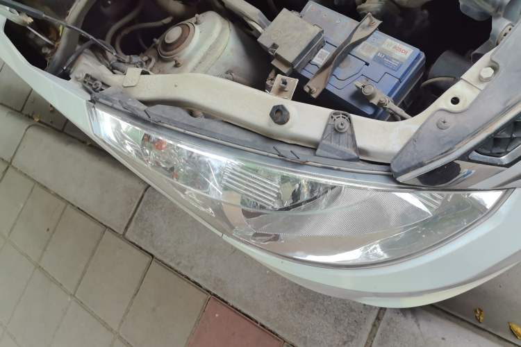 Used Wuling Rongguang V 2019 1.5L Standard Version China VI LAR Right Front Headlight