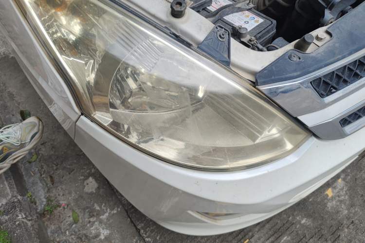 Used Wuling Rongguang V 2019 1.5L Standard Version China VI LAR Right Front Headlight