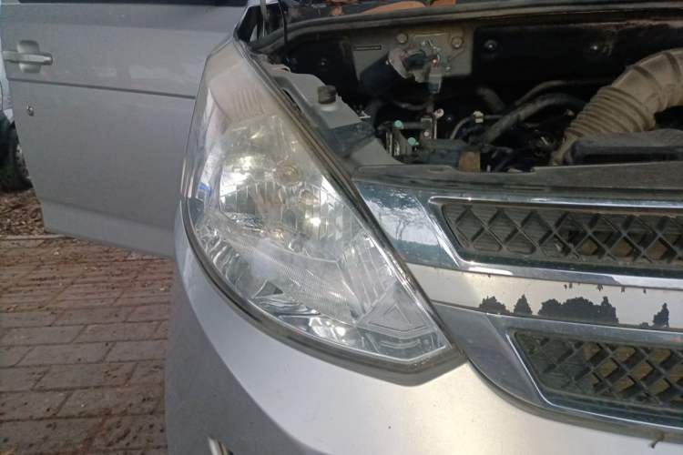 Used Wuling Rongguang V 2019 1.5L Standard Version China VI LAR Right Front Headlight