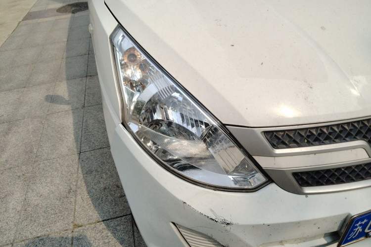Used Wuling Rongguang V 2019 1.5L Practical Model China VI LAR Right Front Headlight