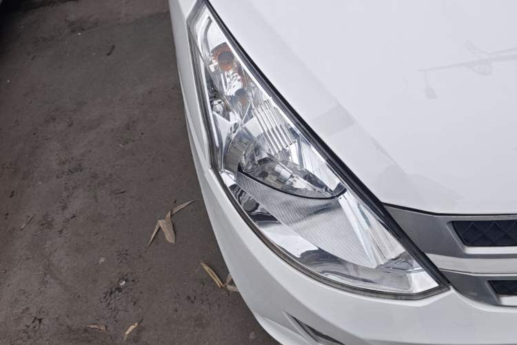 Used Wuling Rongguang V 2019 1.5L Practical Model China VI LAR Right Front Headlight