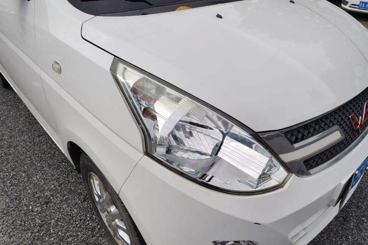 Used Wuling Rongguang V 2019 1.5L Standard Version China VI LAR Right Front Headlight