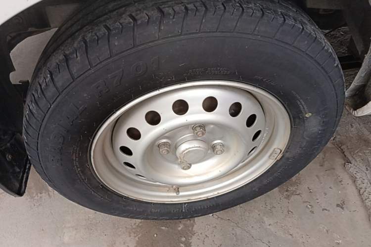 Used Wuling Rongguang V 2019 1.5L Practical Model China VI LAR Right Rear Wheel Hub