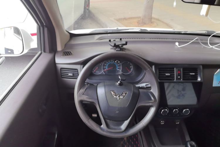Used Wuling Rongguang V 2019 1.5L Standard Version China VI LAR Steering Wheel