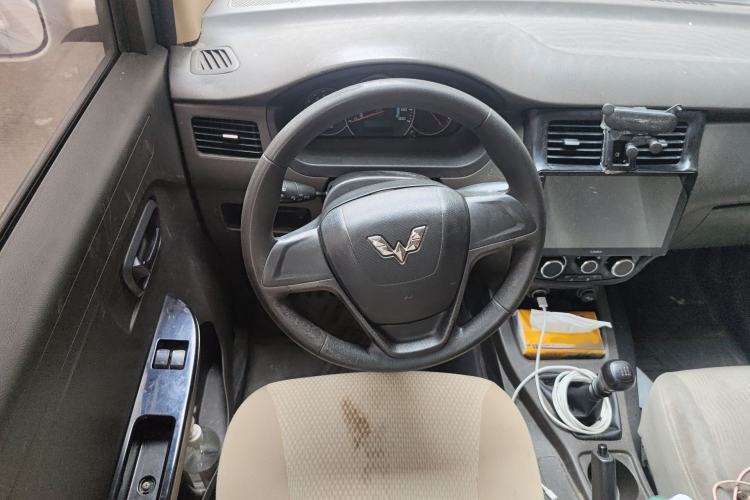 Used Wuling Rongguang V 2019 1.5L Standard Version China VI LAR Steering Wheel