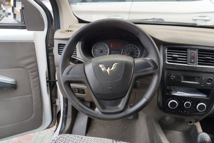 Used Wuling Rongguang V 2019 1.5L Standard Version China VI LAR Steering Wheel