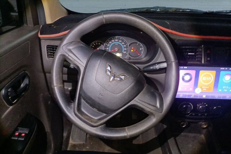 Used Wuling Rongguang V 2019 1.5L Standard Version China VI LAR Steering Wheel