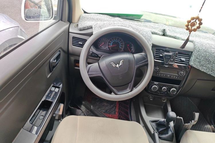 Used Wuling Rongguang V 2019 1.5L Standard Version China VI LAR Steering Wheel