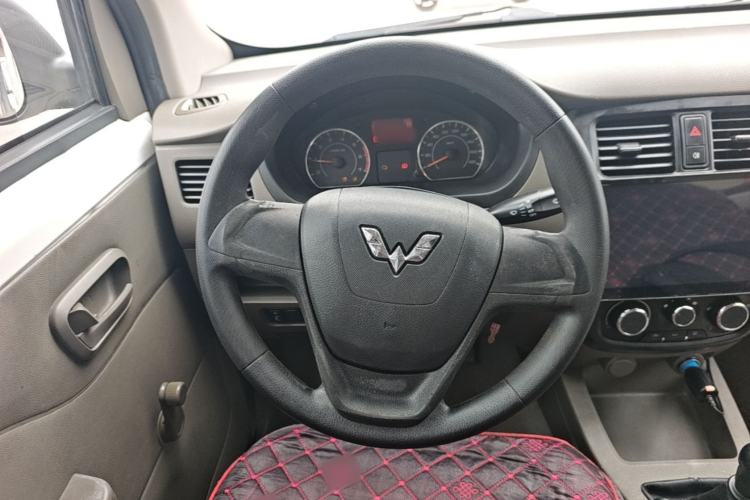 Used Wuling Rongguang V 2019 1.5L Practical Model China VI LAR Steering Wheel