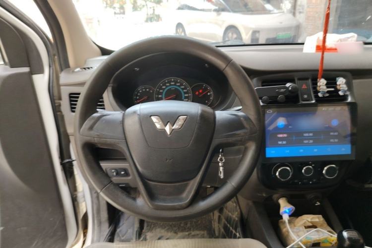 Used Wuling Rongguang V 2019 1.5L Standard Version China VI LAR Steering Wheel