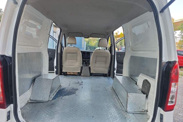 Used Wuling Rongguang V 2019 1.5L Window-Sealed Utility Model China VI LAR Trunk