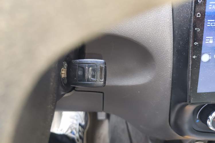 Used Wuling Rongguang V 2019 1.5L Standard Version China VI LAR Vehicle Key