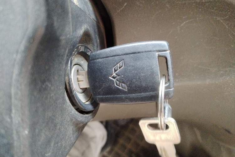 Used Wuling Rongguang V 2019 1.5L Practical Model China VI LAR Vehicle Key