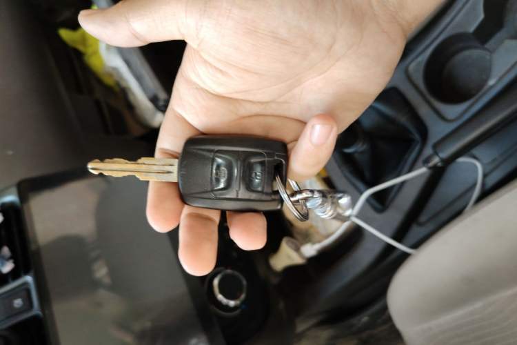 Used Wuling Rongguang V 2019 1.5L Standard Version China VI LAR Vehicle Key