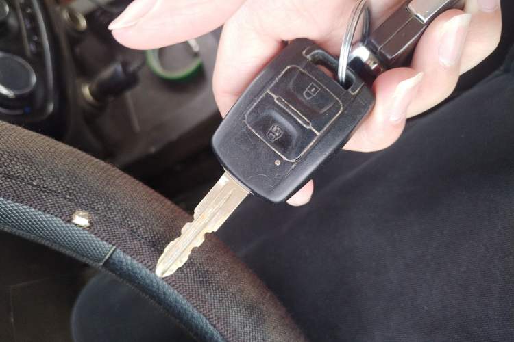 Used Wuling Rongguang V 2019 1.5L Standard Version China VI LAR Vehicle Key