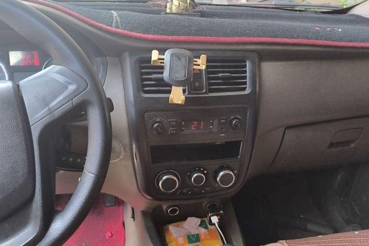 Used Wuling Rongguang V 2019 1.5L Van - Utility Model Audio And AC Panel