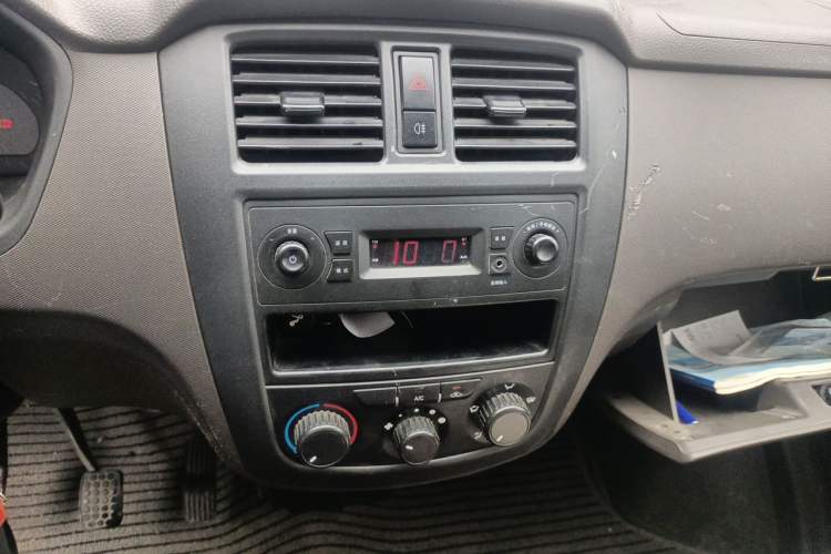 Used Wuling Rongguang V  Audio And AC Panel