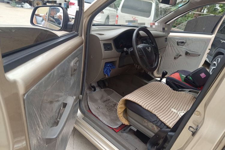 Used Wuling Rongguang V 2019 1.5L Practical Model China VI LAR Driver Seat