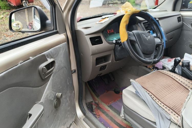 Used Wuling Rongguang V 2019 1.5L Practical Model China VI LAR Driver Seat