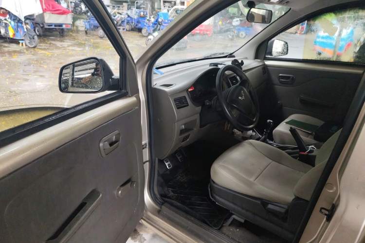 Used Wuling Rongguang V 2019 1.5L Practical Model China VI LAR Driver Seat